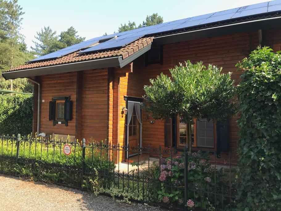 Houten Chalet/Bungalow In Het Bos, Sauna, Jacuzzi Meijel Eksteriør billede