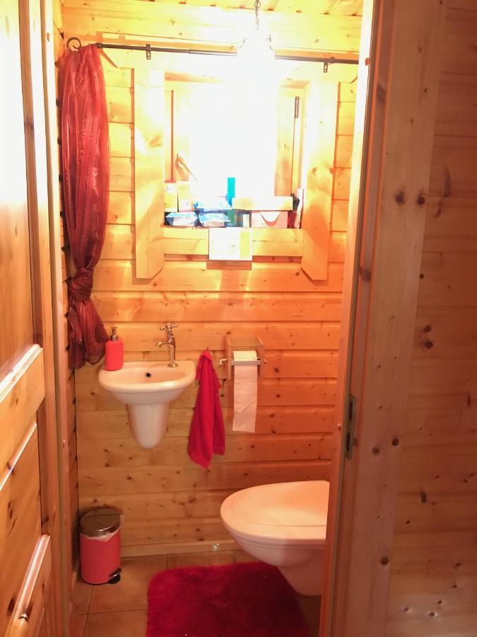 Houten Chalet/Bungalow In Het Bos, Sauna, Jacuzzi Meijel Eksteriør billede