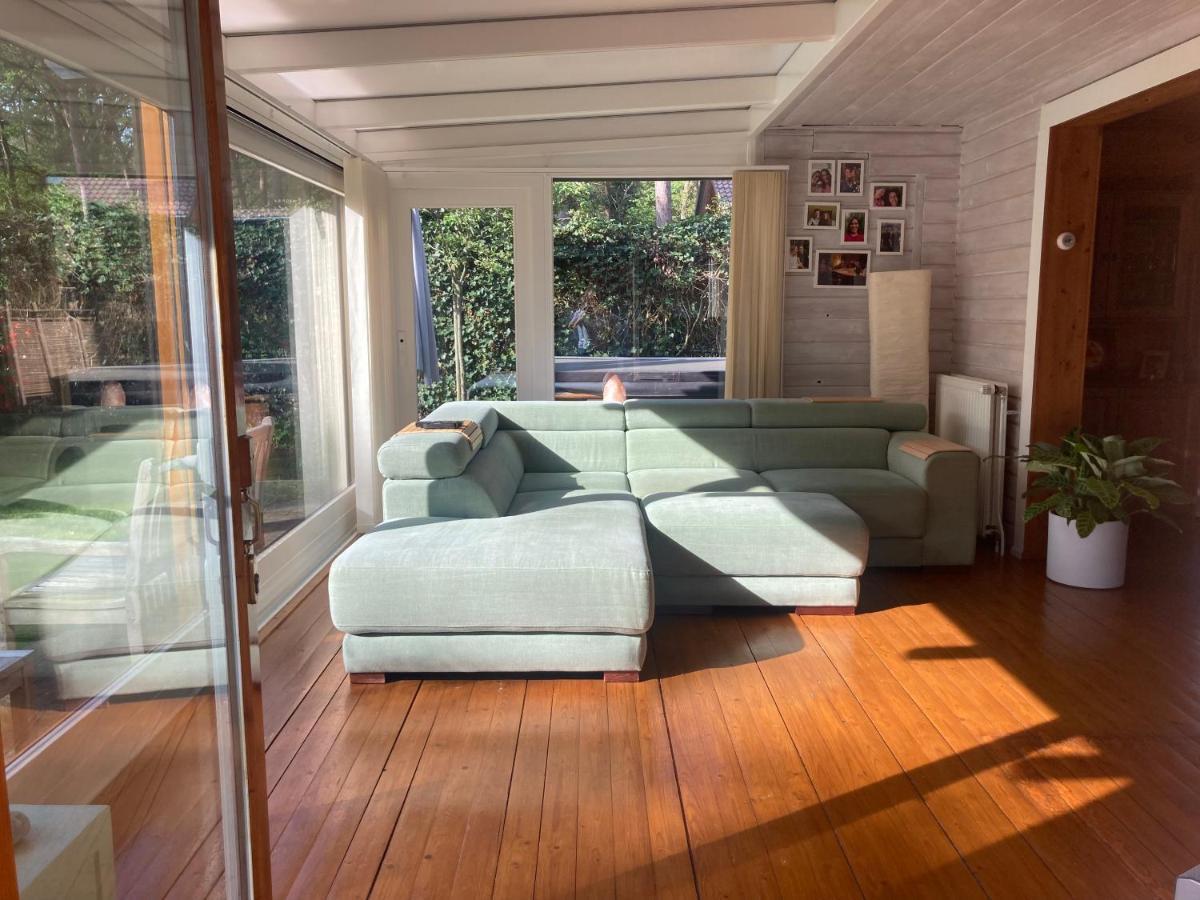 Houten Chalet/Bungalow In Het Bos, Sauna, Jacuzzi Meijel Eksteriør billede
