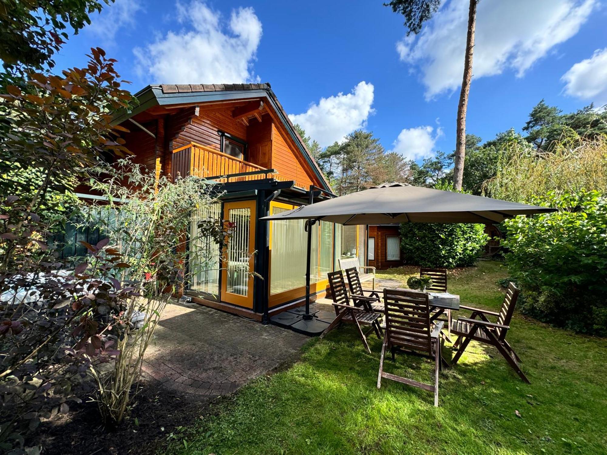 Houten Chalet/Bungalow In Het Bos, Sauna, Jacuzzi Meijel Eksteriør billede